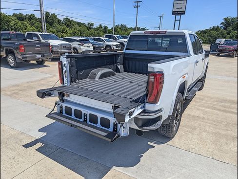 New 2026 GMC Sierra 3500 Denali w/ Denali Reserve Package AWD/4WD image 13