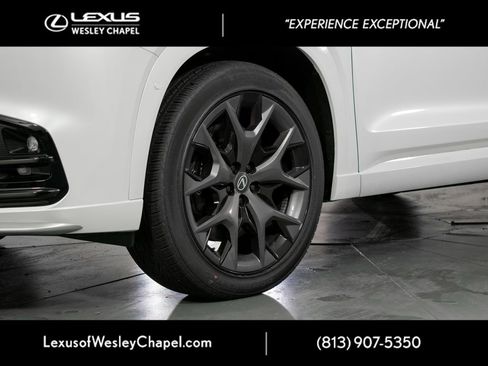 Used 2026 Lexus TX 500h AWD w/ Technology Package image 5