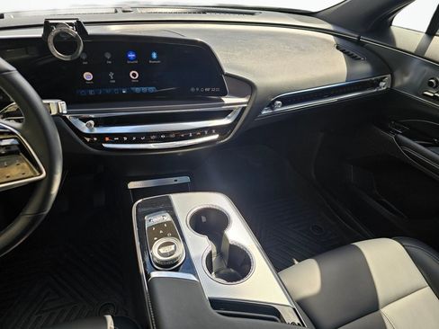 Certified 2024 Cadillac Lyriq Tech RWD image 23