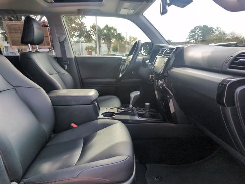 Certified 2024 Toyota 4Runner TRD Off-Road Premium w/ Moonroof Package image 33