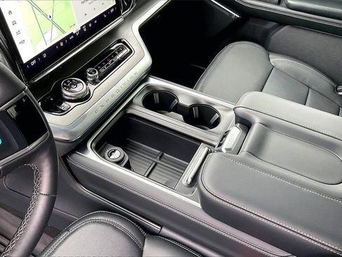 New 2026 Ford Expedition Max Platinum w/ Driver's Package image 7