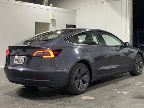 Used 2023 Tesla Model 3 Standard Range image 4