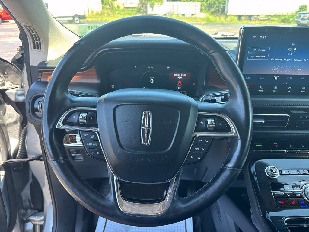 Used 2023 Lincoln Nautilus Reserve AWD/4WD image 14