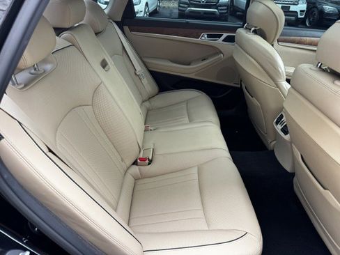 Used 2015 Hyundai Genesis 5.0 image 34