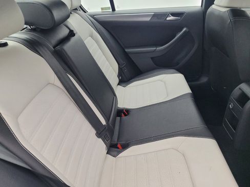 Used 2016 Volkswagen Jetta Sport image 19