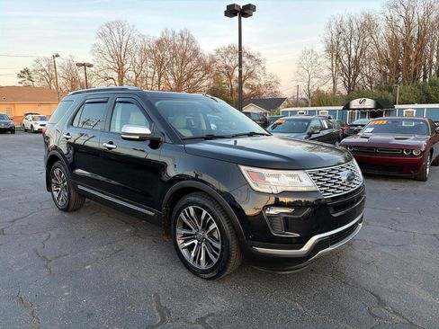 Used 2018 Ford Explorer Platinum image 9