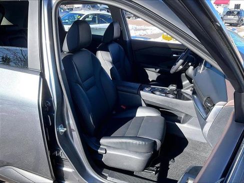 Certified 2023 Nissan Rogue SV w/ SV Premium Package image 11