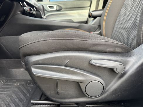 Used 2022 Jeep Compass Sport image 11