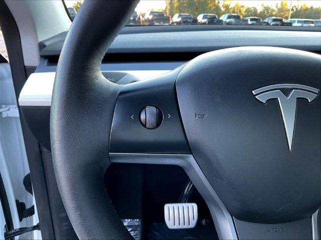 Used 2023 Tesla Model Y Performance AWD/4WD image 13