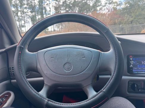 Used 2003 Buick Century Custom image 9