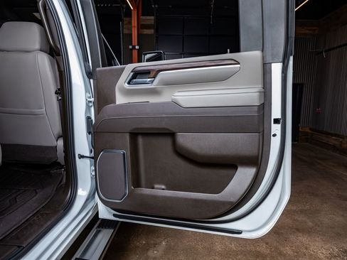 Used 2025 GMC Sierra 2500 SLT image 39