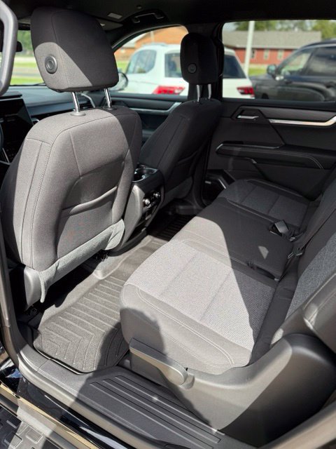 Used 2025 GMC Acadia Elevation FWD image 17