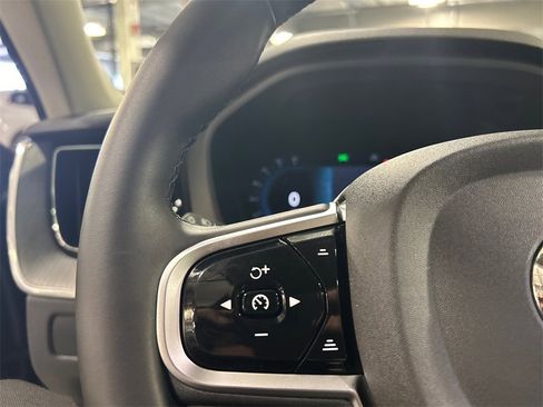 Certified 2025 Volvo XC60 B5 Plus image 13