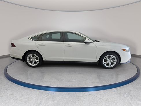 Used 2023 Honda Accord LX image 4