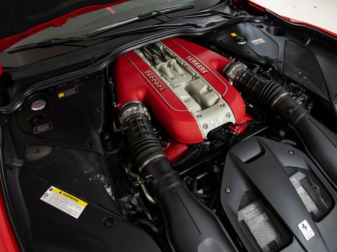 Certified 2018 Ferrari 812 Superfast RWD image 30