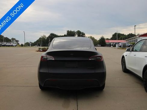 Used 2023 Tesla Model Y Long Range AWD/4WD image 2