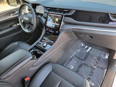 Certified 2022 Jeep Grand Cherokee Limited 4xe image 25