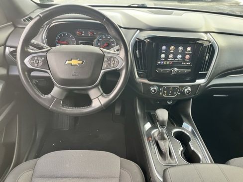 Used 2022 Chevrolet Traverse LT image 20