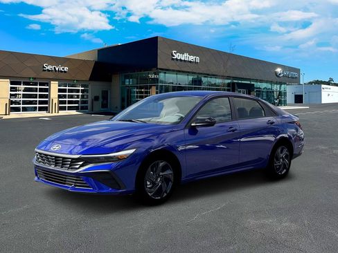 New 2026 Hyundai Elantra Sport image 2