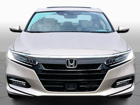 Used 2020 Honda Accord Touring image 3