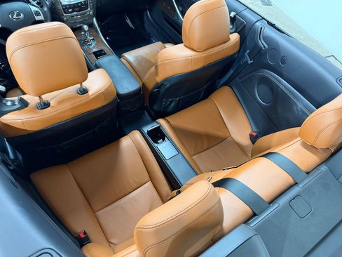 Used 2014 Lexus IS 250C w/ Luxury Package RWD image 39
