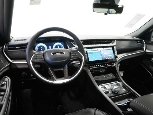 New 2026 Jeep Grand Cherokee Limited image 18