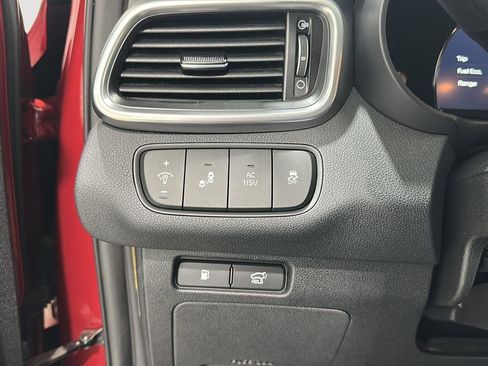 Used 2017 Kia Sorento EX w/ EX Premium Package image 16