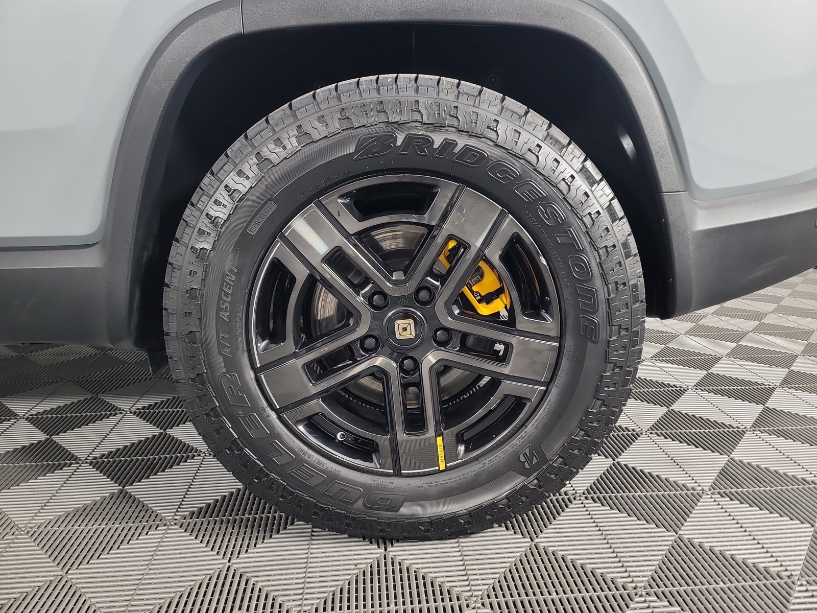 Used 2023 Rivian R1S Adventure Quad AWD/4WD image 10