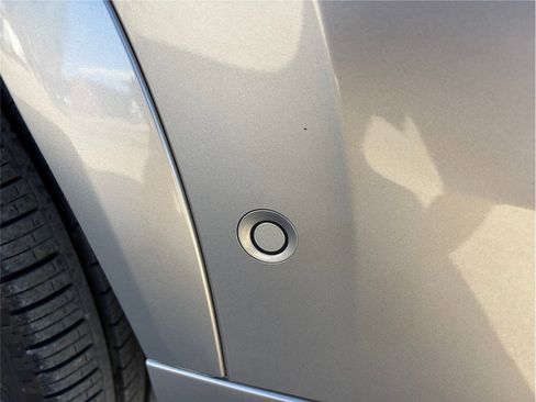 Used 2023 Volvo XC90 B5 Plus Bright image 16