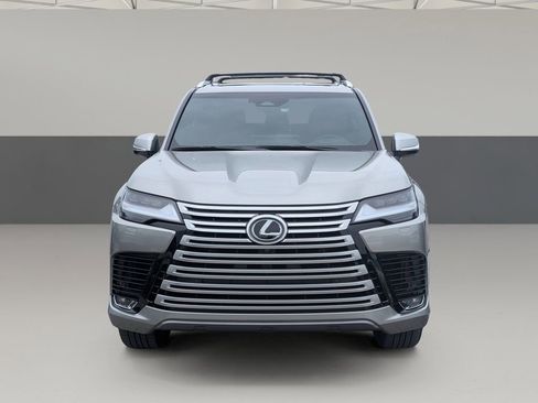 Used 2025 Lexus LX 600 4WD w/ Accessory Package (2T) image 5