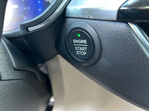 Used 2022 Ford Escape Titanium w/ Class II Trailer Tow Package image 36