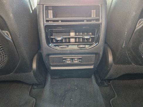 Used 2024 Jeep Grand Cherokee Laredo image 28