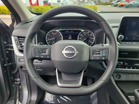 Used 2025 Nissan Rogue SV image 21