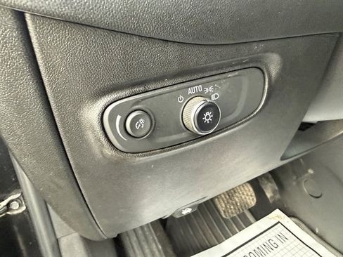 Used 2019 Chevrolet Equinox LT image 12