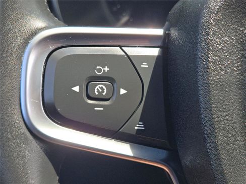 Used 2024 Volvo XC40 B5 Plus AWD/4WD image 35
