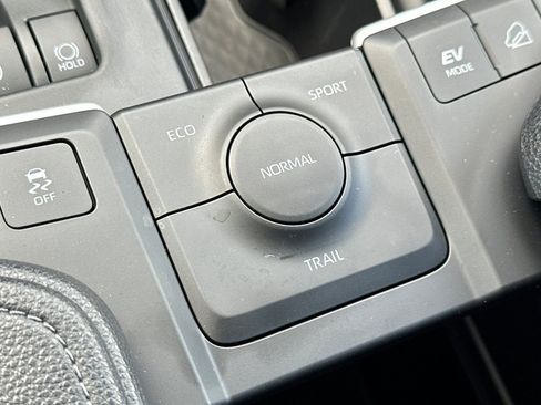 Used 2026 Toyota Grand Highlander XLE image 32