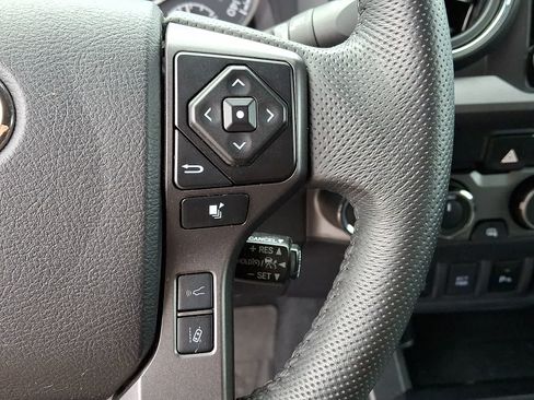 Used 2022 Toyota Tacoma TRD Sport w/ Technology Package AWD/4WD image 26
