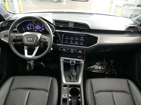Used 2025 Audi Q3 2.0T Premium image 9