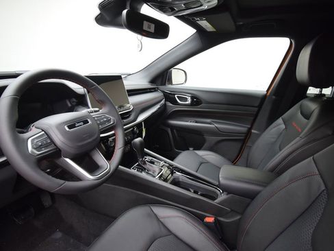 New 2026 Jeep Compass Trailhawk AWD/4WD image 32