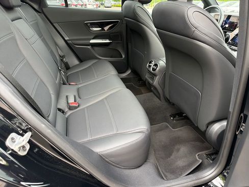 Used 2026 Mercedes-Benz GLC 300 4MATIC image 31