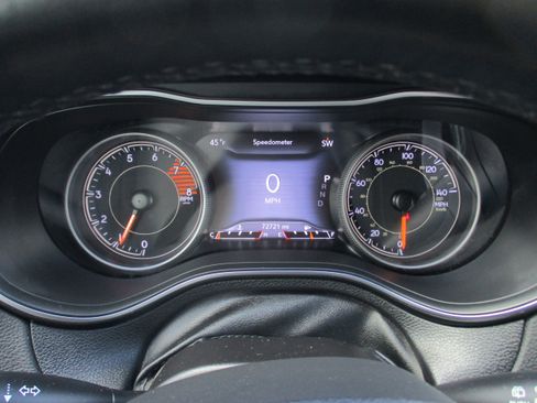 Used 2019 Jeep Cherokee Limited AWD/4WD image 19