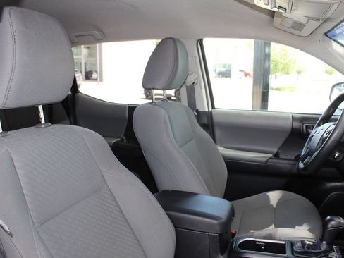 Used 2020 Toyota Tacoma SR AWD/4WD image 42