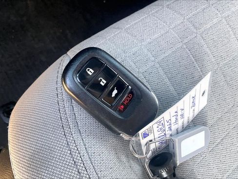 Used 2025 Honda HR-V LX image 12