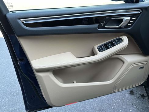Certified 2026 Porsche Macan image 18