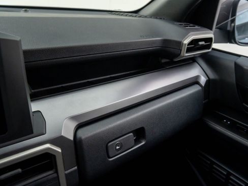 Used 2025 Toyota 4Runner TRD Off-Road Premium image 32