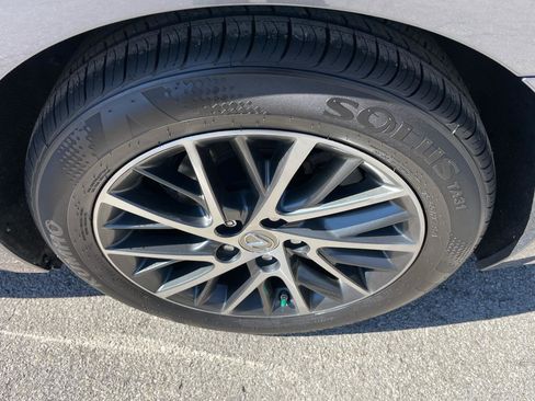 Used 2016 Lexus ES 350 w/ Luxury Package w/Wood Trim image 27