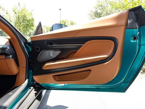 Used 2025 Aston Martin Vanquish RWD image 15