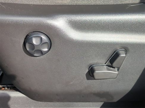 Used 2021 Jeep Grand Cherokee Laredo image 22