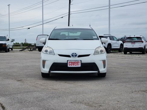 Used 2015 Toyota Prius Two FWD image 2