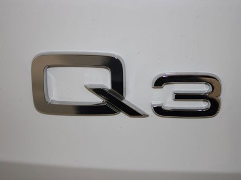 Certified 2025 Audi Q3 2.0T Premium w/ Convenience Package image 27